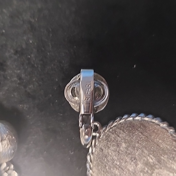 Vintage Crown Trifari Napolean Emperor Clip On Earrings - Picture 3 of 6